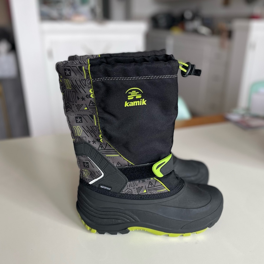 Big boys Kamik snow boots - size 6